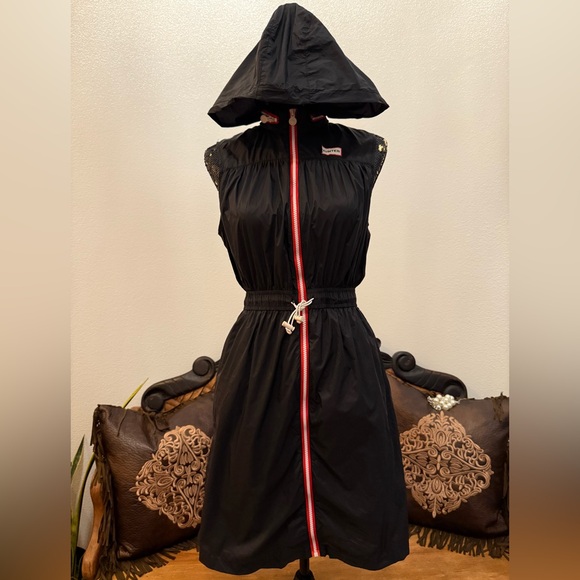 Hunter Dresses & Skirts - Hunter Black Nylon Windbreaker Sleeveless Dress with Red Zipper & Packable Hood